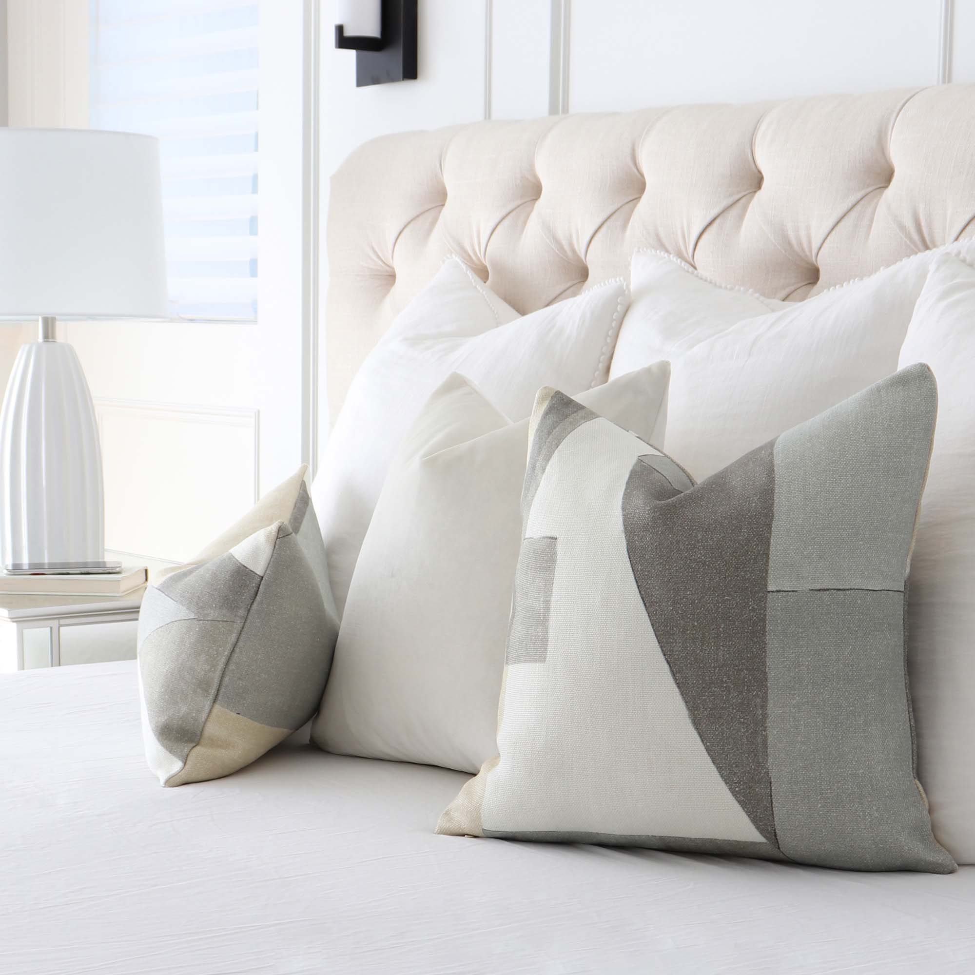 https://www.chloeandolive.com/cdn/shop/products/Kelly-Wearstler-District-Alabaster-Designer-Luxury-Decorative-Throw-Pillow-Cover-in-Bedroom_2000x.jpg?v=1618079402
