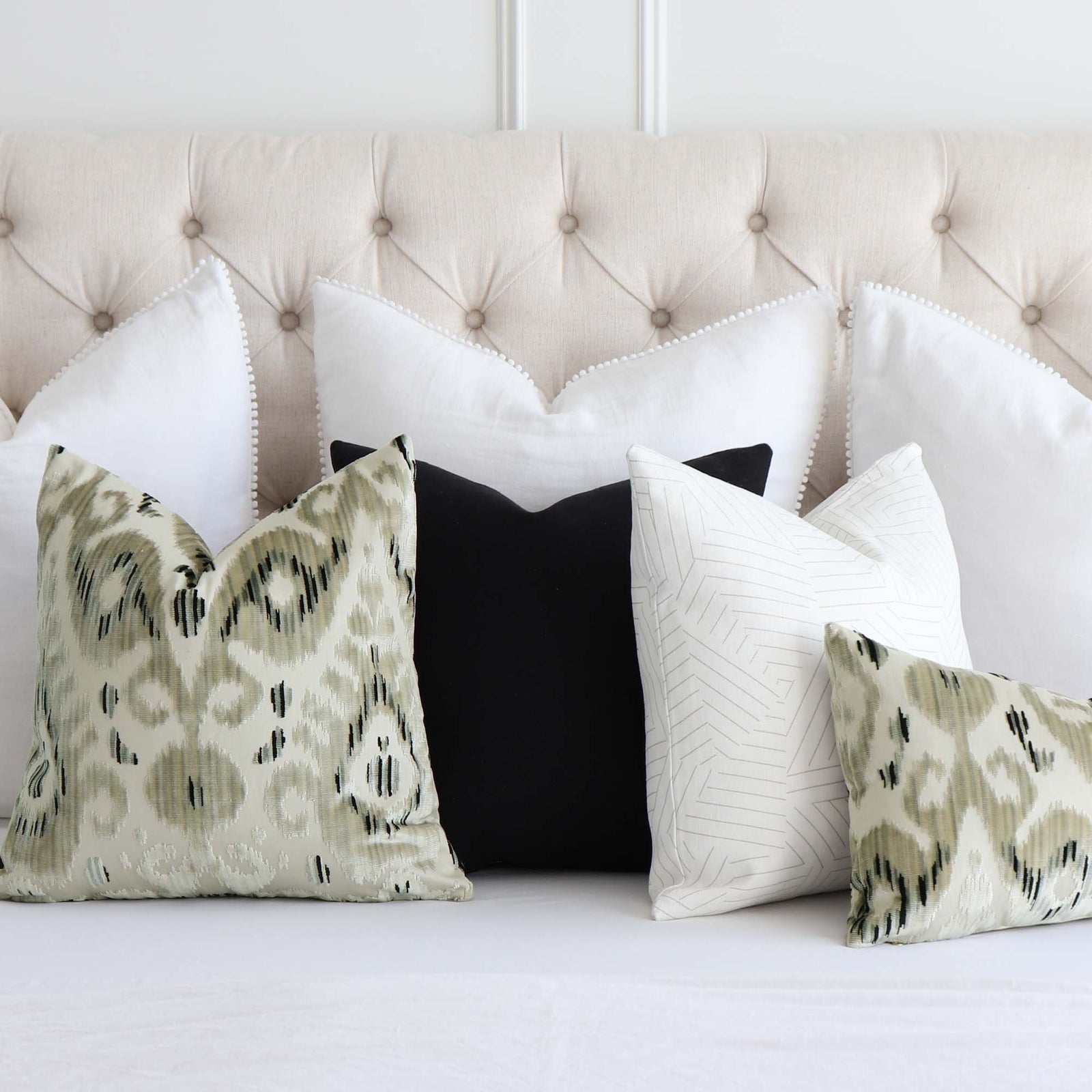 Gray velvet throw outlet pillows